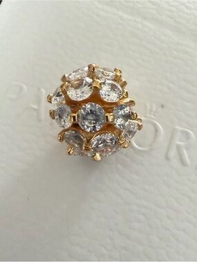 Pandora Radiant Shine Moments Sparkling Round Charm